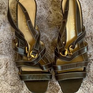 Authentic GUCCI Gold Chain Brown Leather Heels🤎💰